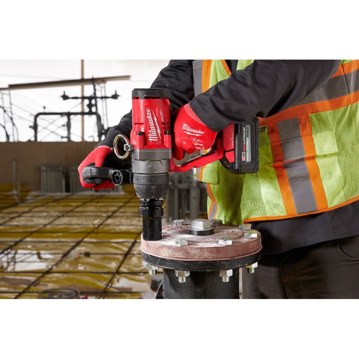 Milwaukee Tool M18 FUEL Tronçonneuse électrique sans fil 8 po 18-Volt Hatchet | Home Depot Canada
